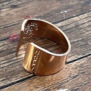 ANCI DECOR  signed copper ring BE HAPPY, sz 8.5